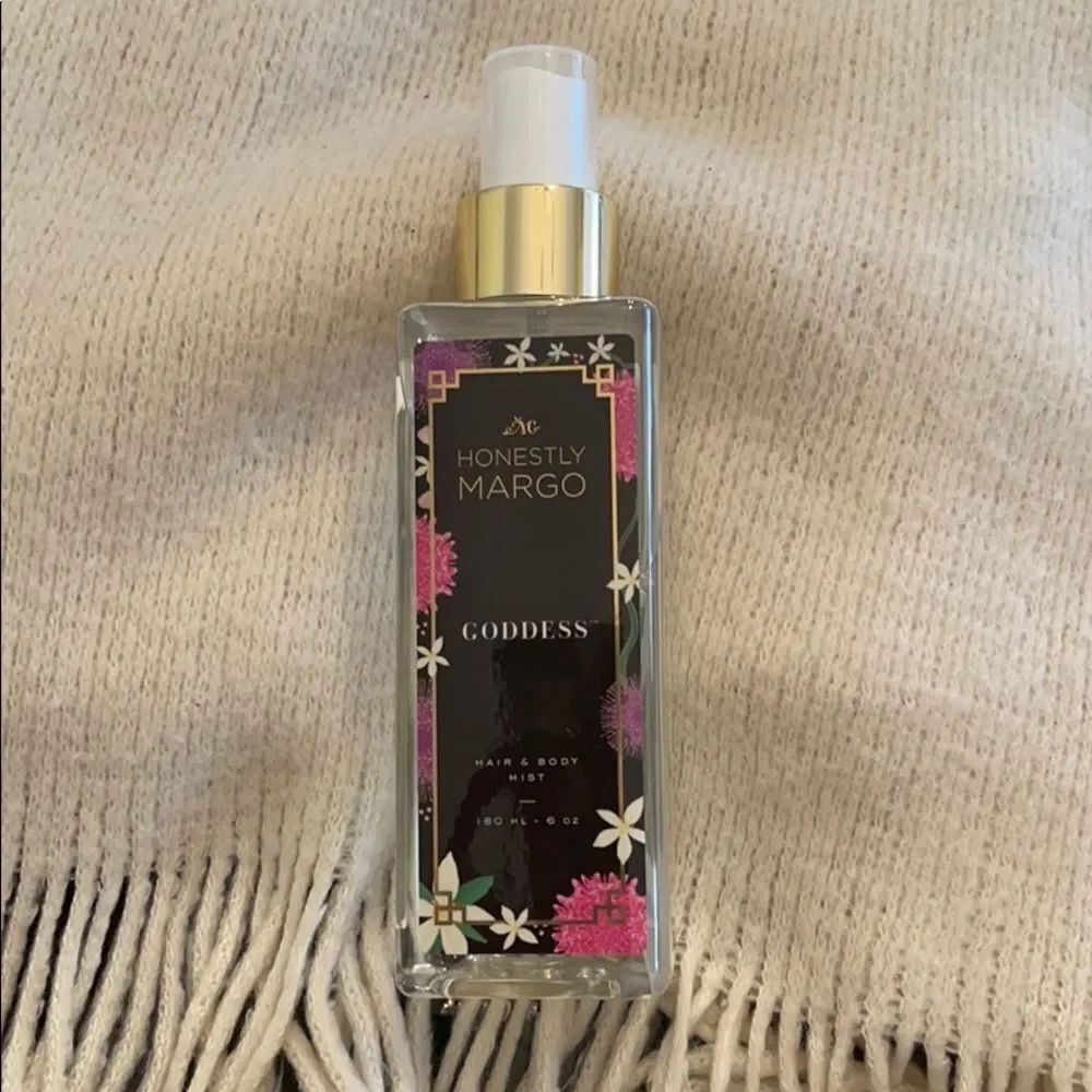 Honestly Margo GODDESS SPRAY - ALMOST FULL